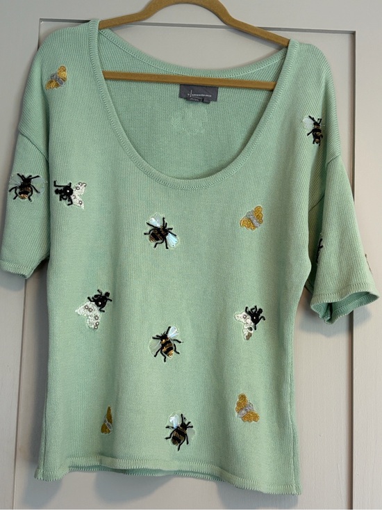 Anthropologie Tops - Anthropologie Mint Green Short Sleeve Embellished Bee Knit Tee Medium